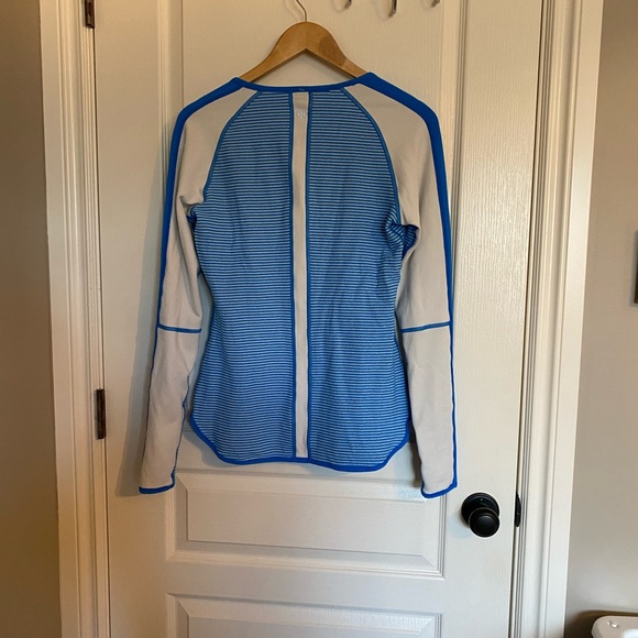 Lululemon long sleeve 10 - Picture 2 of 3